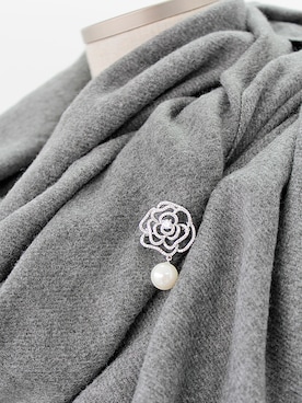 「アイテム（ブローチ/コサージュ）」を使った、LALABoutiqueさん（レディース・160cm）の春コーディネート