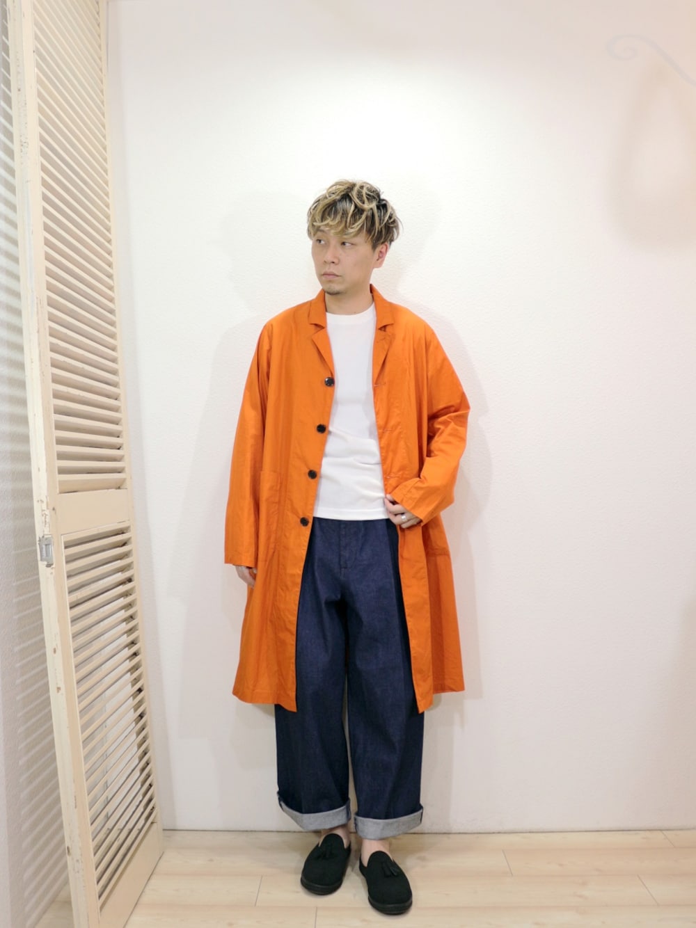 ブルー系のアイテムを使った「アトリエコート」の人気ファッション