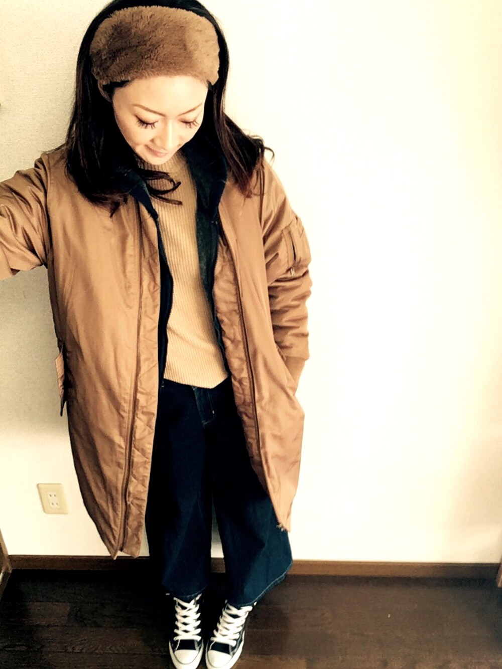 「ママコーデ、GU、ファー小物、コンバース、コンバース推薦会員、ベージュ」｜「GUのアイテム（ナイロンジャケット、ベージュ系）」を使った、★misaking★さん（レディース・156cm）の冬コーディネートの1枚目の写真