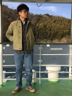 「アイテム（ミリタリージャケット）」を使った、くっしーさん（メンズ・168cm）の冬コーディネート