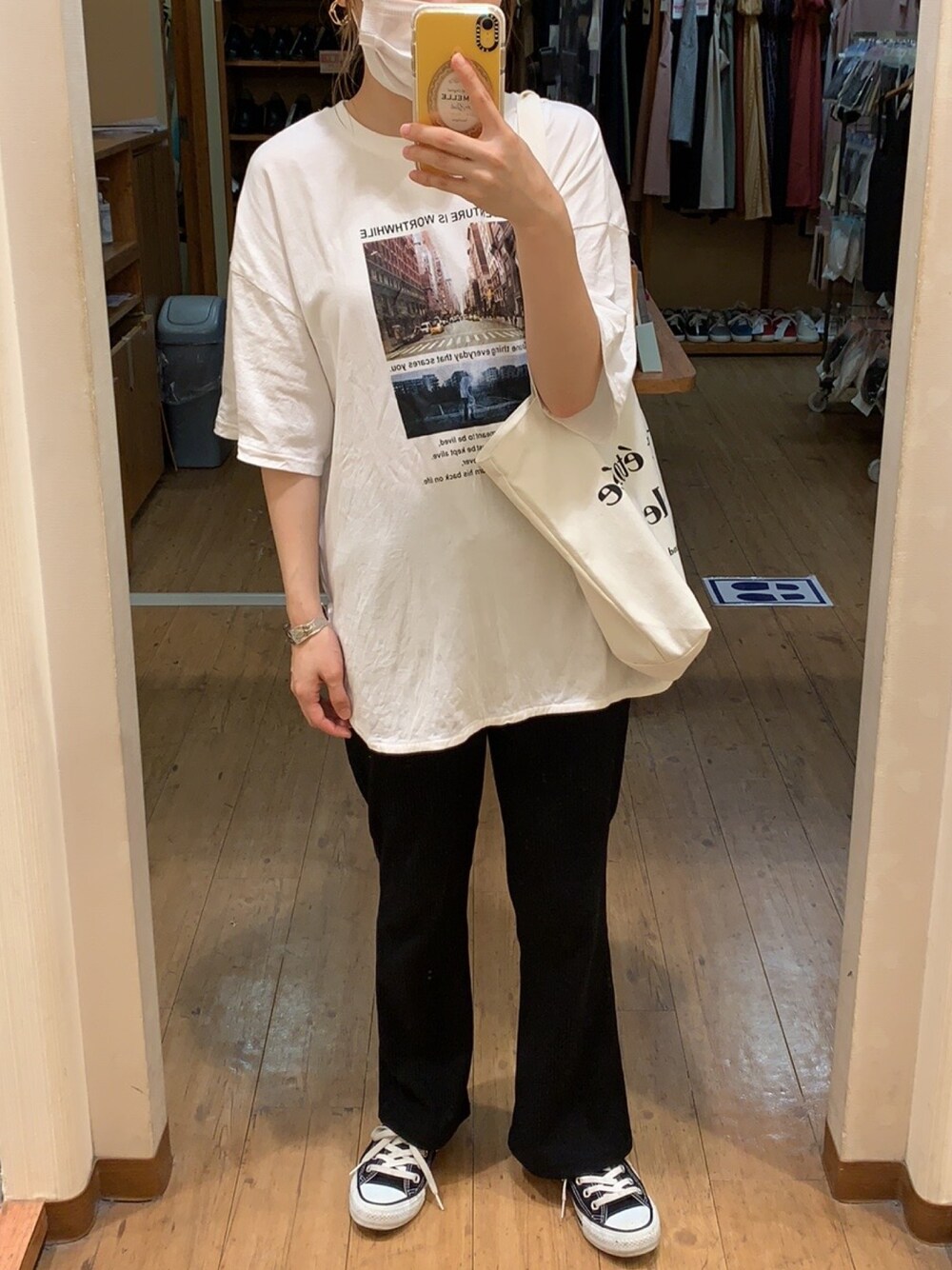 「HoneysのフォトプリントＴシャツ（Tシャツ/カットソー、ホワイト系）」を使った、✩さん（レディース・156cm）の夏コーディネートの1枚目の写真