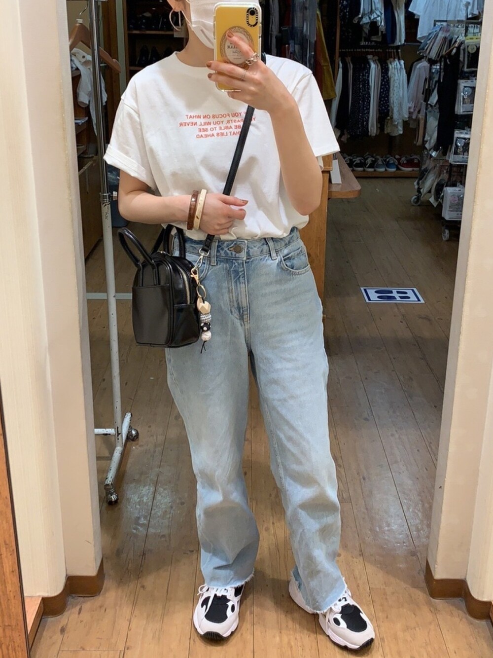 「UngridのカラーフォトTee（Tシャツ/カットソー、ホワイト系）」を使った、✩さん（レディース・156cm）の夏コーディネートの1枚目の写真