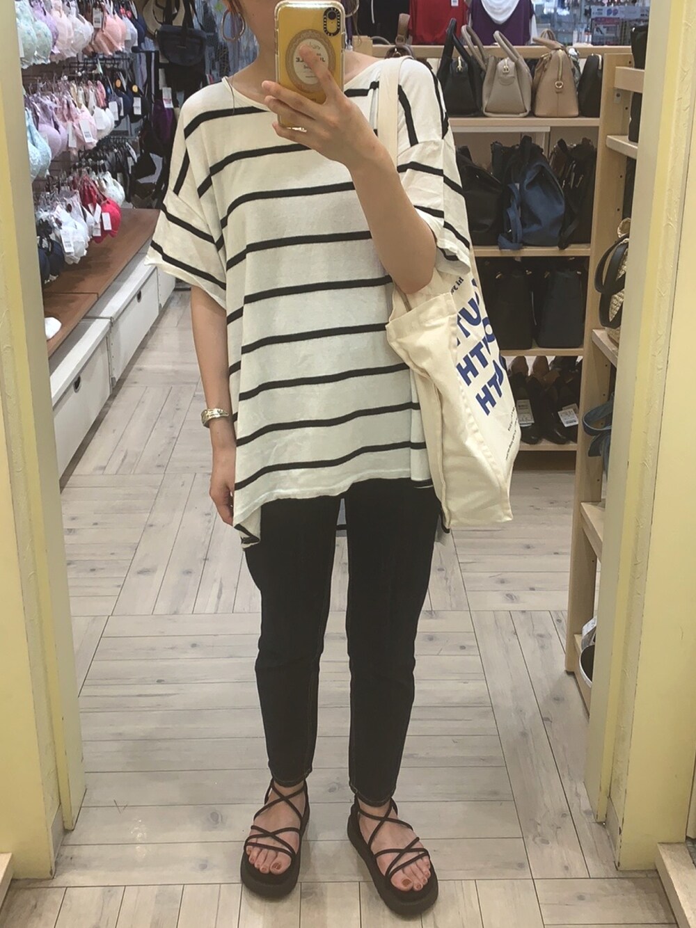 「Ungridのアイテム（Tシャツ/カットソー、その他）」を使った、✩さん（レディース・156cm）の夏コーディネートの1枚目の写真