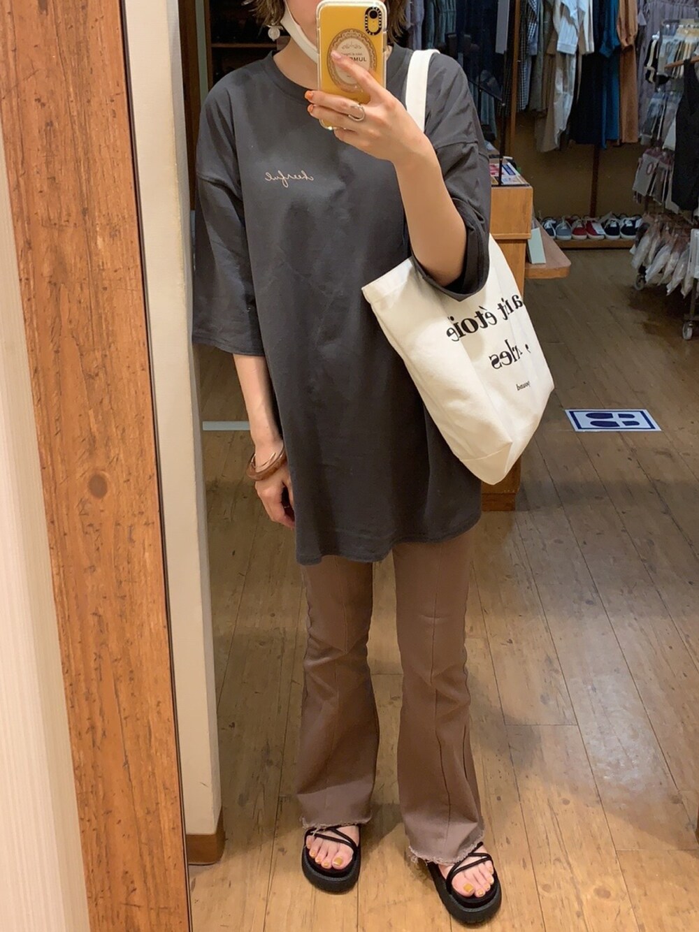「パンツスタイル、ゆるコーデ、秋コーデ、カジュアル、おしゃれさんと繋がりたい」｜「しまむらのアイテム（Tシャツ/カットソー、グレー系）」を使った、✩さん（レディース・156cm）の夏コーディネートの1枚目の写真