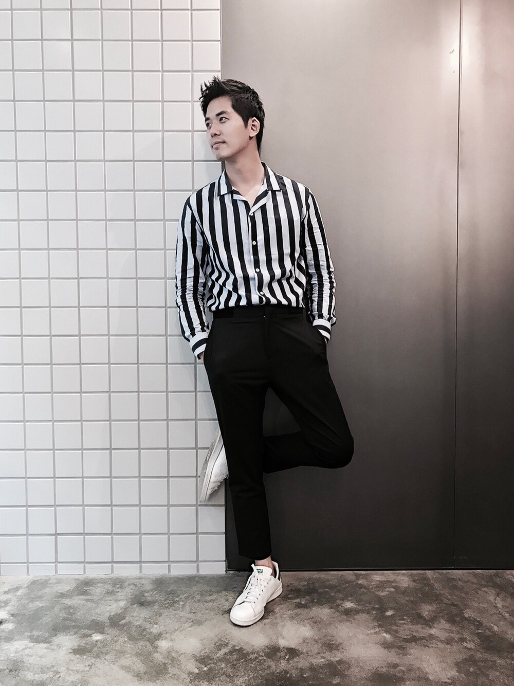 「korea style」｜「ZARAのアイテム（シャツ/ブラウス、ブルー系）」を使った、Damianwizさん（メンズ・177cm）の秋コーディネートの1枚目の写真