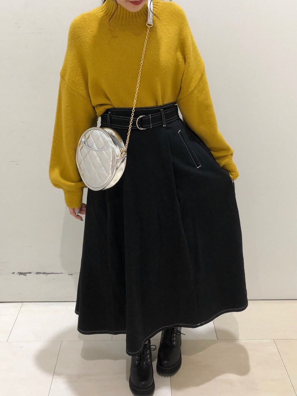 「初売りセールで買いました2019、シンプルコーデ、冬コーデ、オトナ女子」｜「WEGOのWEGO/コントラストステッチツイルフレアスカート（スカート、ブラック系）」を使った、ぺこさん（レディース・153cm）の冬コーディネートの1枚目の写真