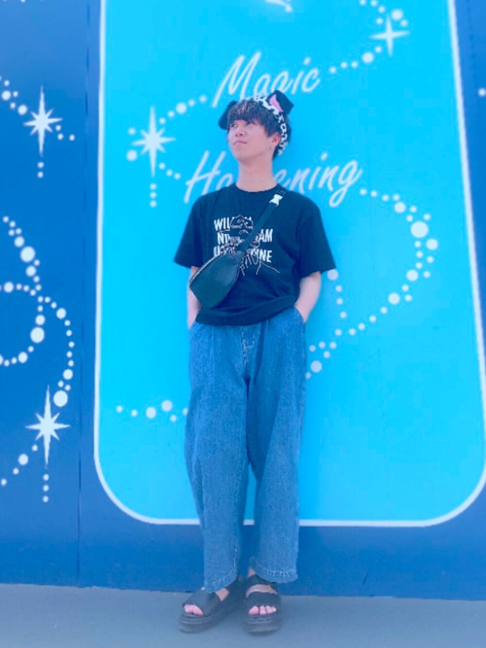 「ディズニー、台風、おそろいコーデ、お洒落さんとつながりたい、ドクターマーチン、ナンバーナイン(NUMBER (N)INE)」｜「NUMBER (N)INEのアイテム（Tシャツ/カットソー、ブラック系）」を使った、たくみさん（メンズ・168cm）の秋コーディネートの1枚目の写真