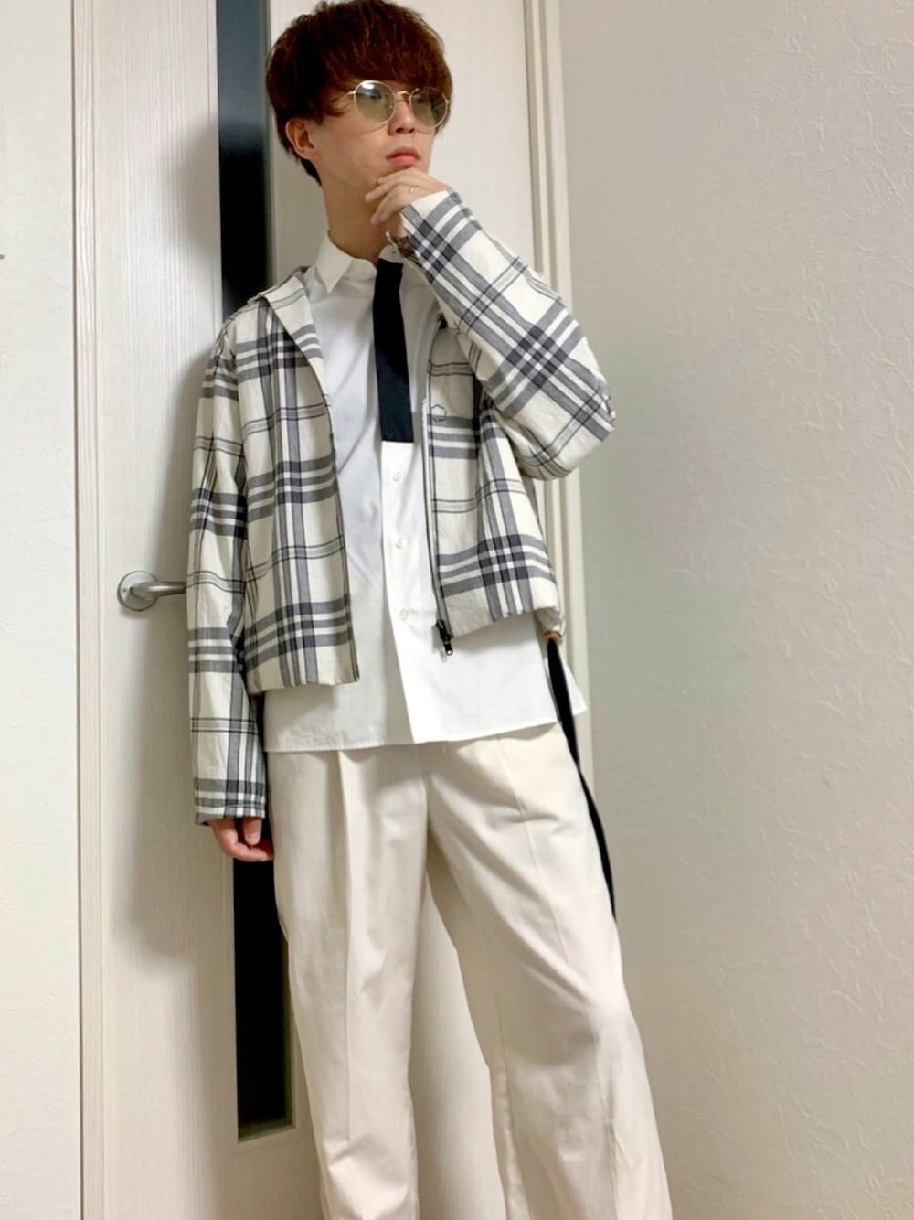 「春夏コーデ、いいね、save、フォローお願いします🤑、春、GU、おうちファッション、おしゃれさんと繋がりたい、相互フォロー、オトナカジュアル、今日のコーデ、ワントーンコーデ」｜「SUNSEAのアイテム（ブルゾン、ホワイト系）」を使った、たくみさん（メンズ・168cm）の春コーディネートの1枚目の写真