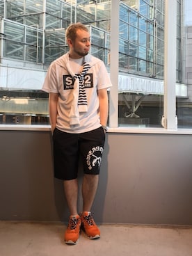 オレンジスニーカー のメンズ人気ファッションコーディネート ユーザー ショップスタッフ Wear
