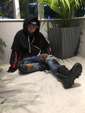 「AKM（エイケイエム）のアイテム（帽子）」を使った、Koutaro Makitaさん（メンズ・170cm）の秋コーディネート