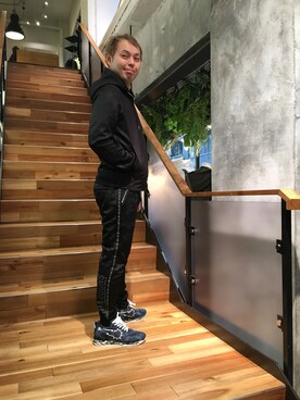 「roar（ロアー）のアイテム（パンツ）」を使った、Koutaro Makitaさん（メンズ・170cm）の冬コーディネート