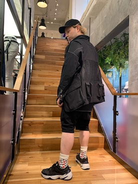 「KMRii（ケムリ）のアイテム（パンツ）」を使った、Koutaro Makitaさん（メンズ・170cm）の夏コーディネート