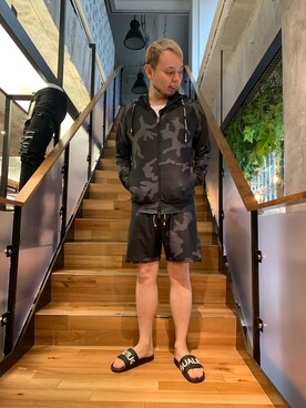 「1PIU1UGUALE3  RELAX （ウノピゥウノウグァーレトレ リラックス）のアイテム（サンダル）」を使った、Koutaro Makitaさん（メンズ・168cm）の春コーディネート