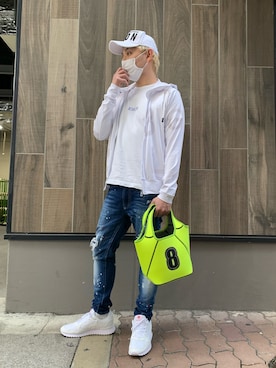 「muta（ムータ）のアイテム（バッグ）」を使った、Koutaro Makitaさん（メンズ・168cm）の春コーディネート