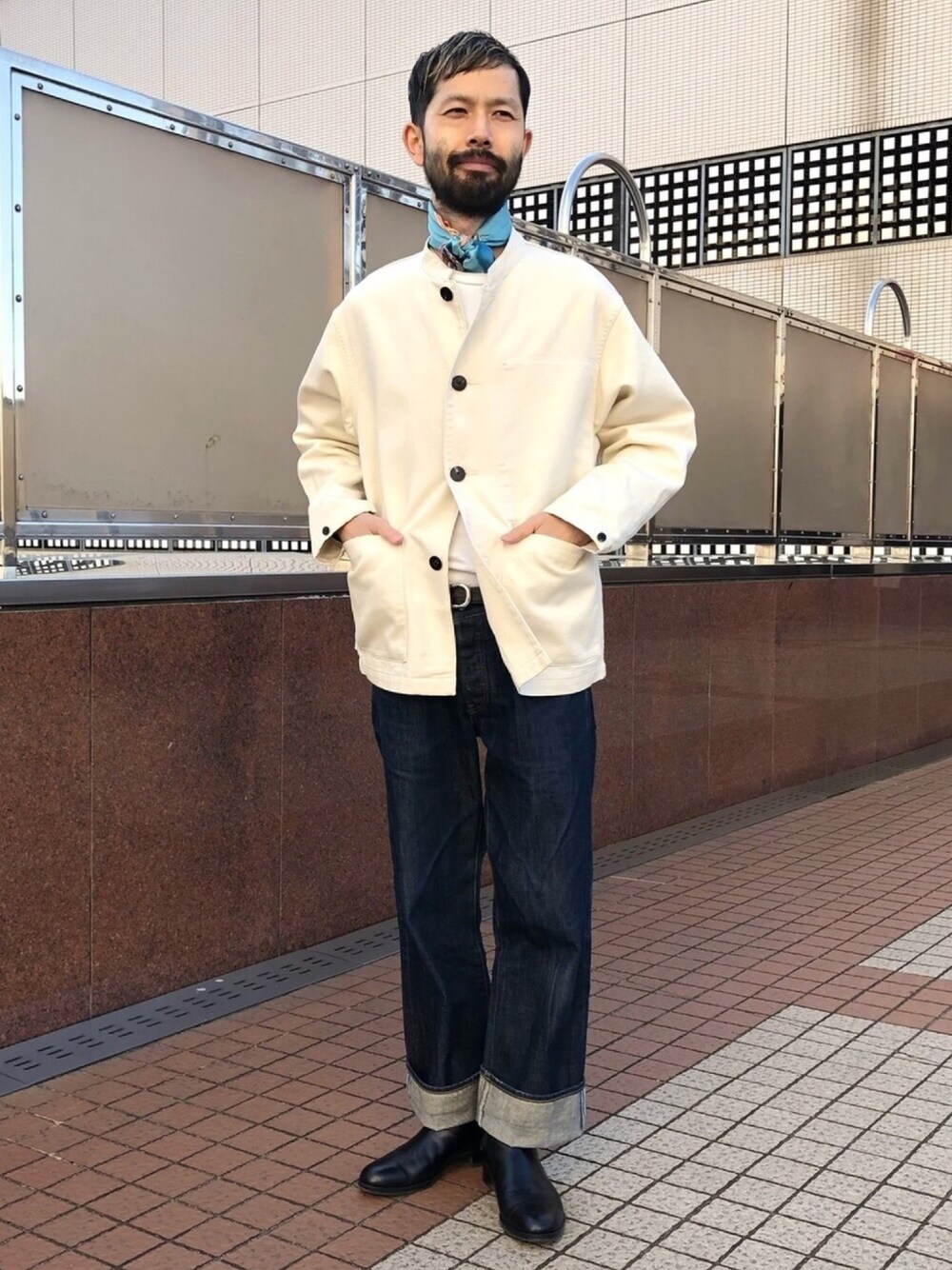 「春コーデ、白コーデ、オーバーサイズ、カバーオール」｜「UNITED ARROWSの＜UNITED ARROWS＞ オーガニック レイズド カバーオール（カバーオール、ホワイト系）」を使った、SMZさん（メンズ・178cm）の春コーディネートの1枚目の写真