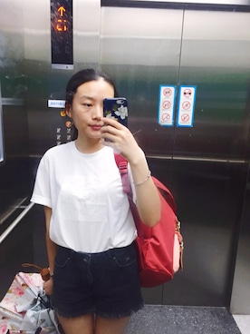 「Herschel Supply Co.（ハーシェルサプライ）のアイテム（バックパック/リュック、レッド系）」を使った、Tianさん（レディース・164cm）の秋コーディネート