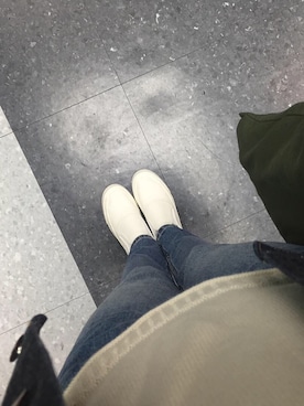 「Maison Kitsune（メゾンキツネ）のアイテム（スニーカー、ホワイト系）」を使った、Tianさん（レディース・164cm）の秋コーディネート