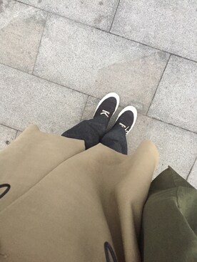 「Maison Kitsune（メゾンキツネ）のアイテム（スニーカー、ブラック系）」を使った、Tianさん（レディース・164cm）の秋コーディネート