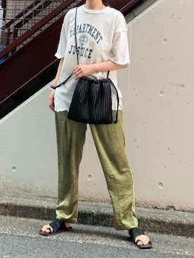 「CORNERS（コーナーズ）のヴィンテージサテンリラックスパンツ（その他パンツ）」を使った、kuririnさん（レディース・159cm）の春コーディネート