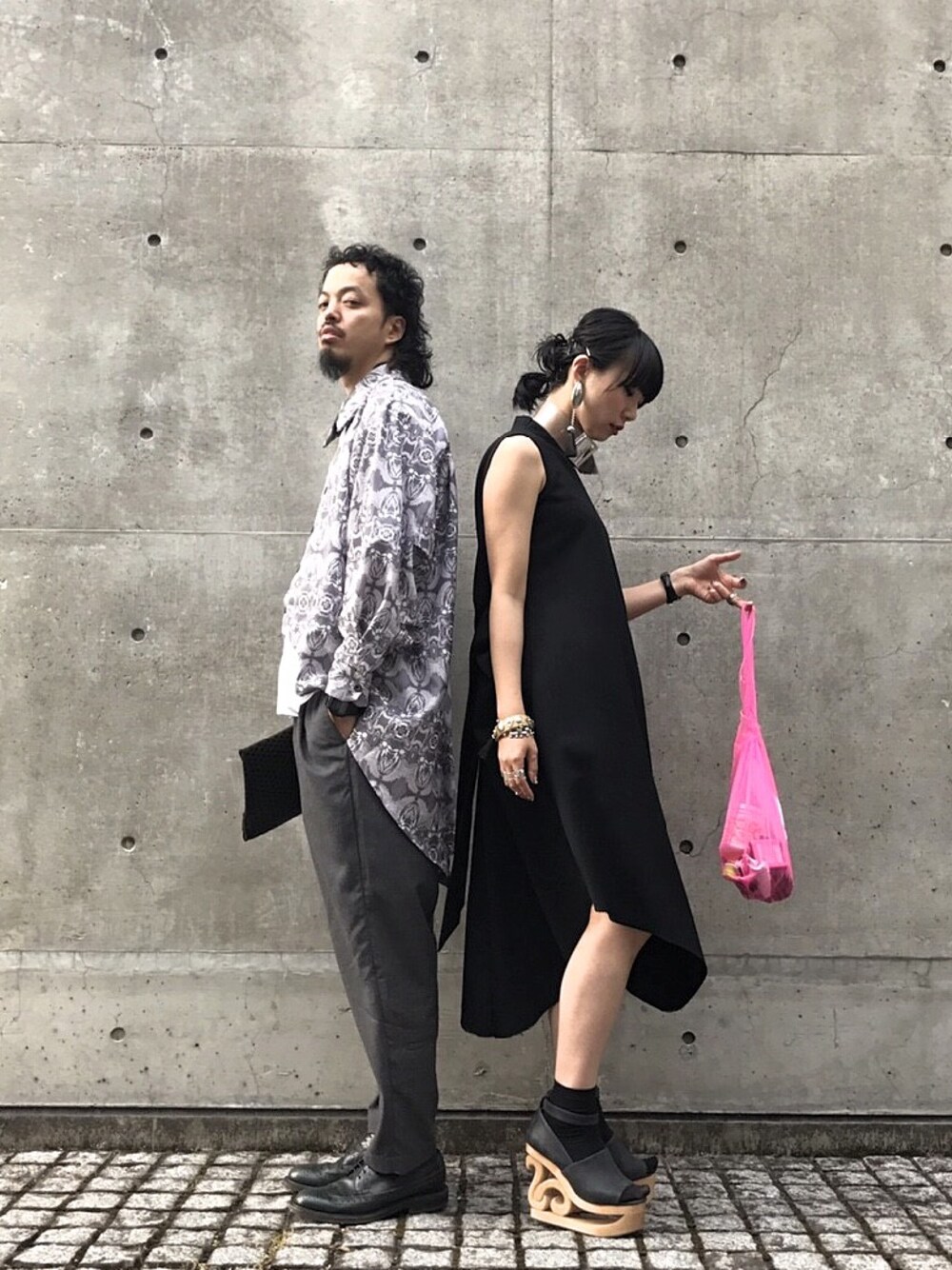 「カップル、カップルコーデ、ペアルック、ペアコーデ、IF YOU DO.DO、総柄トップス、パーティースタイル、dulcamara、リーガル」｜「IF YOU DO.DOのアイテム（その他アウター、その他）」を使った、トヲルさん（メンズ・180cm）の春コーディネートの1枚目の写真