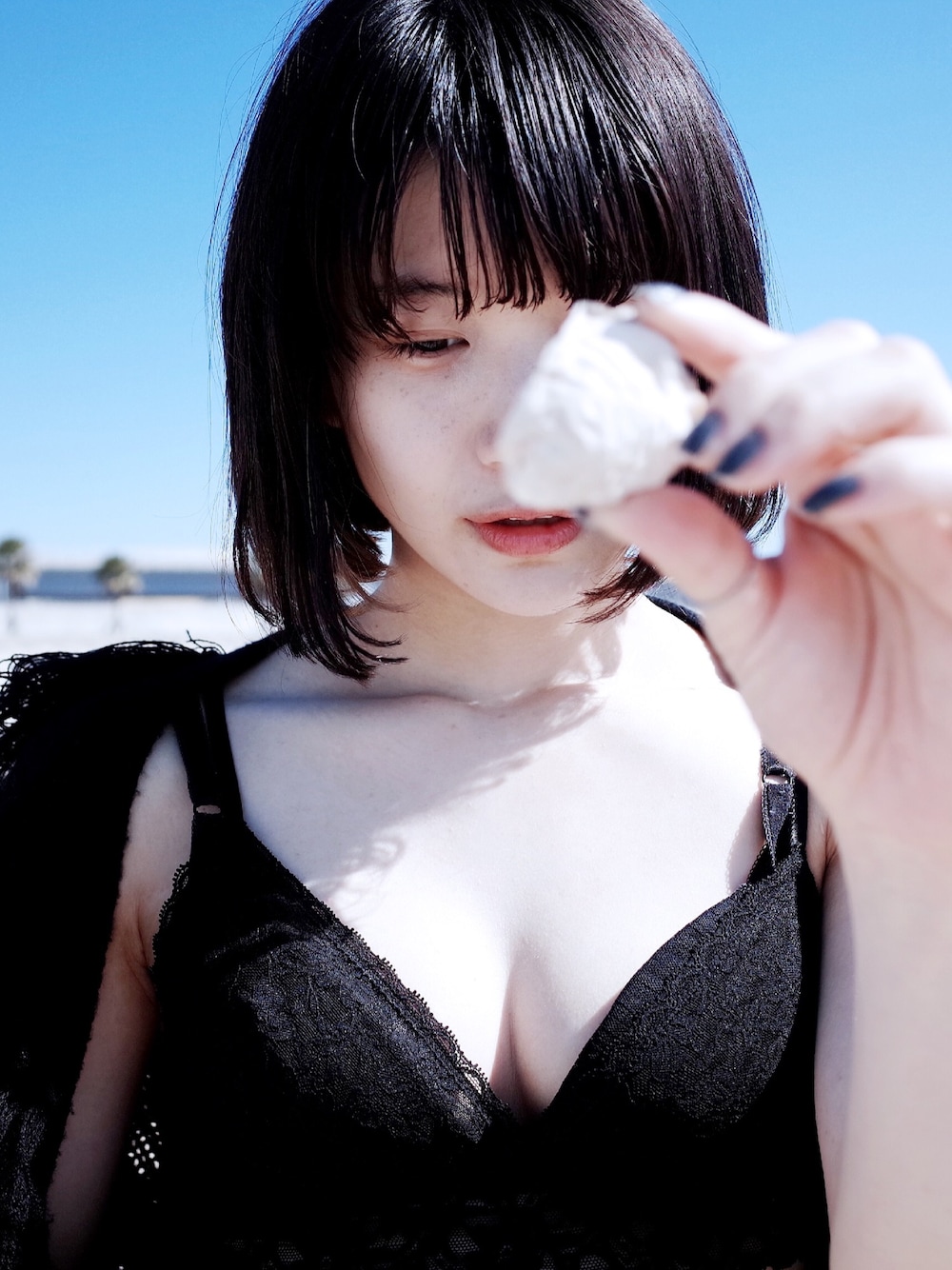 「下着、水着、ヘソだし、ビスチェ、ランジェリー、レース、セクシー、海、海外セレブ風、海コーデ」｜「hairのアイテム（その他、ブラック系）」を使った、トヲルさん（メンズ・180cm）の夏コーディネートの1枚目の写真