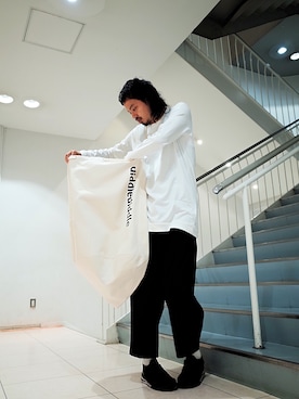 「Onitsuka Tiger × ANDREA POMPILIO（オニツカタイガーアンドレアポンピリオ）のアイテム（シューズ）」を使った、トヲルさん（メンズ・180cm）の夏コーディネート