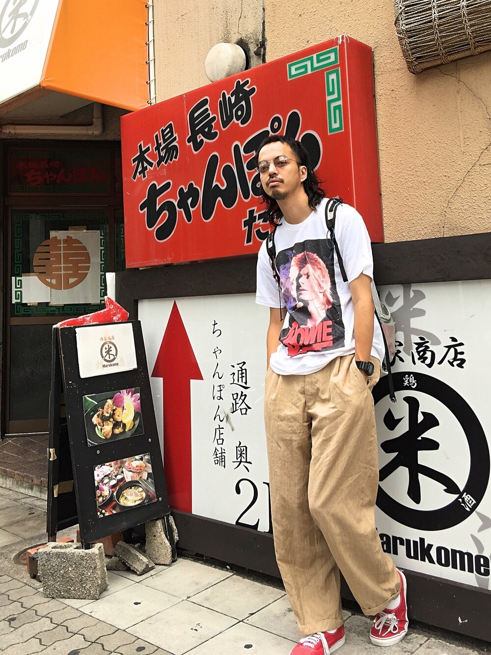 「デビットボウイ、Bowie、バンドT、顔T、丸メガネ、丸サングラス、ラフ、ビッグT、古着MIX、VANS」｜「BOWIEのアイテム（Tシャツ/カットソー、その他）」を使った、トヲルさん（メンズ・180cm）の夏コーディネートの1枚目の写真
