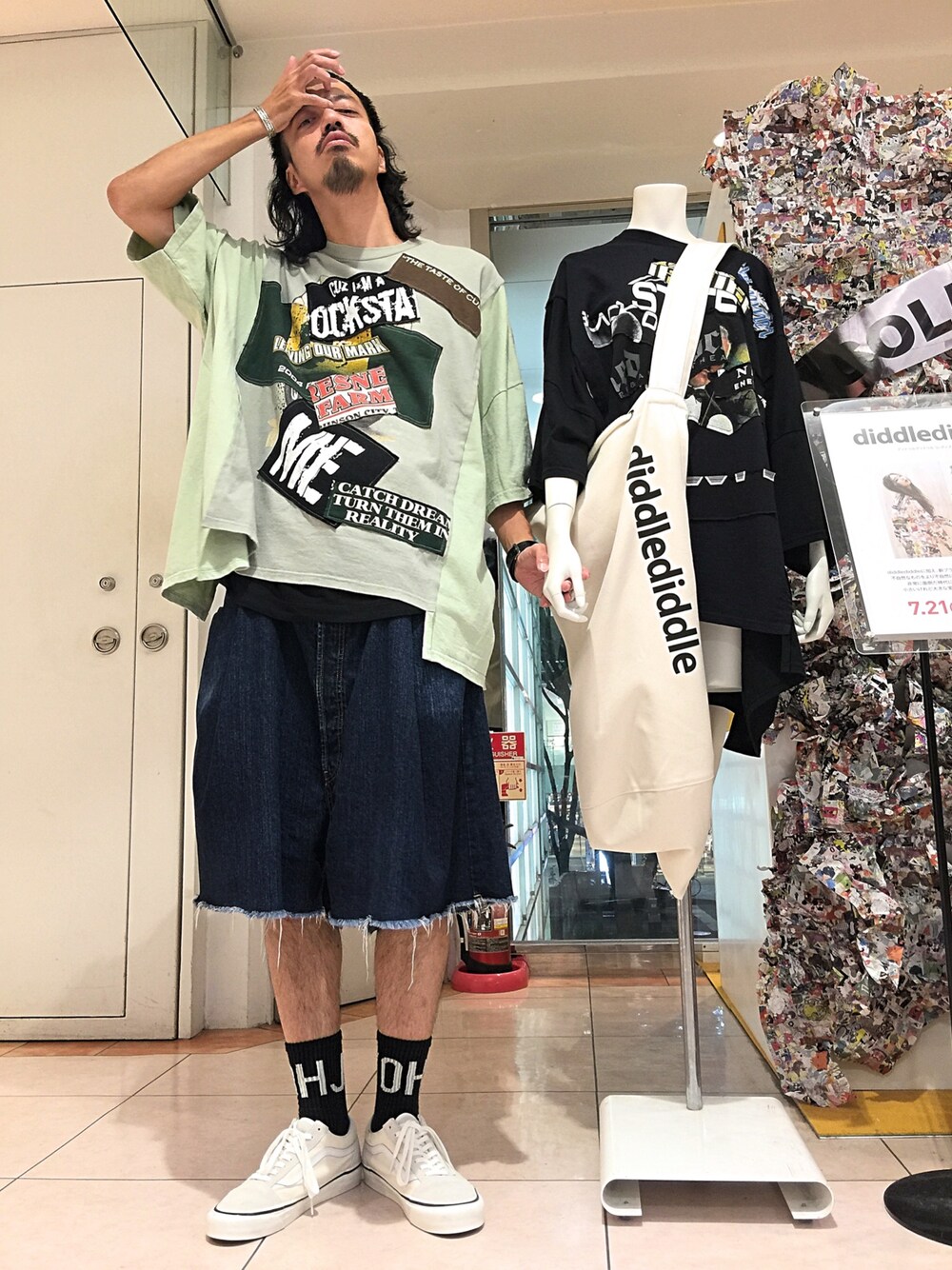 「夏、ワイドTシャツ、ビックT、リメイクT、リメイク、カップル、カップルコーデ、ペアルック、ペアコーデ、diddlediddle」｜「00◯◯のアイテム（Tシャツ/カットソー、グリーン系）」を使った、トヲルさん（メンズ・180cm）の夏コーディネートの1枚目の写真