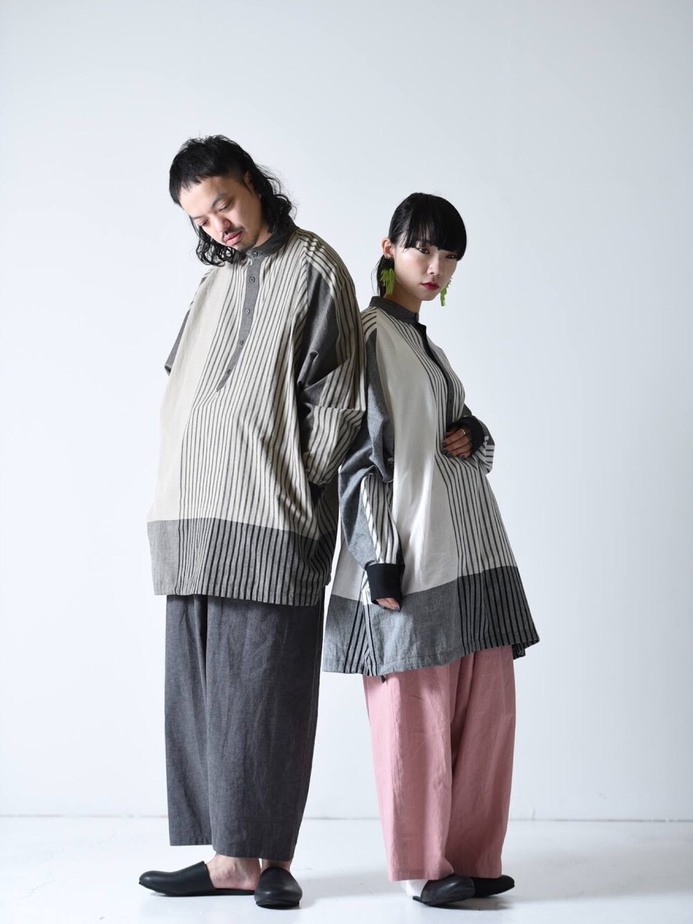 「冬コーデ、シンプルコーデ、きれいめカジュアル、OVIE STUDIO、YANTOR、和装、ハカマパンツ、今日のコーデ、おしゃれさんと繋がりたい、ZOZO」｜「YANTORのアイテム（シャツ/ブラウス、グレー系）」を使った、トヲルさん（メンズ・180cm）の冬コーディネートの1枚目の写真