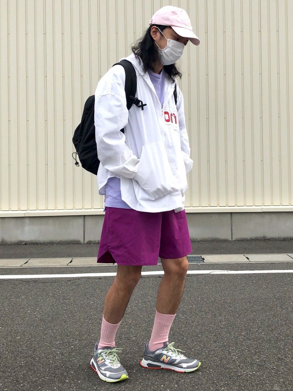 「ビックシルエット、オトナカジュアル、夏コーデ、ゆるコーデ、dulcamara、New Balance、journal standard、ワイドパンツ、フェススタイル」｜「WISMのBRUTA VENUS CAP（キャップ、ピンク系）」を使った、トヲルさん（メンズ・180cm）の夏コーディネートの1枚目の写真