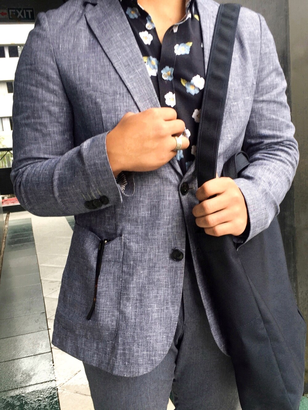 LARDINIのテーラードジャケット（グレー系）を使った人気ファッション