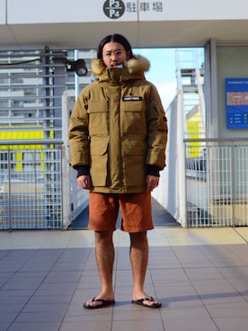 「アイテム（ダウンジャケット/コート、ベージュ系）」を使った、sugaさん（メンズ・177cm）の夏コーディネート