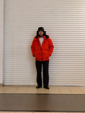 「アイテム（ダウンジャケット/コート、レッド系）」を使った、sugaさん（メンズ・177cm）の冬コーディネート