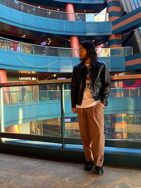 「スタッフセンバツ」｜「アイテム（ライダースジャケット）」を使った、sugaさん（メンズ・177cm）の秋コーディネート