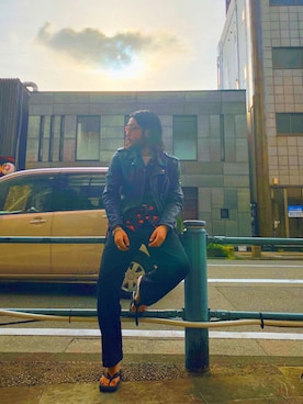 「リラックススタイル」｜「アイテム（ライダースジャケット）」を使った、sugaさん（メンズ・177cm）の春コーディネート