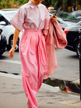 「ARMANI（アルマーニ）のアイテム（パンツ）」を使った、Sooryun Shinさん（レディース・165cm）の夏コーディネート