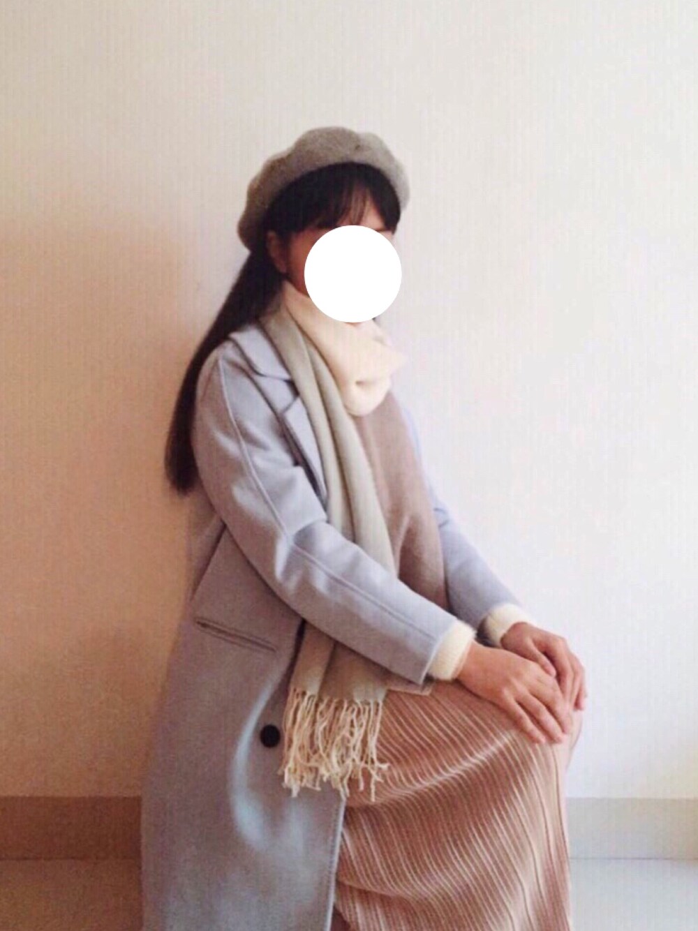 「H&Mのアイテム（ハンチング/ベレー帽、グレー系）」を使った、不厌さん（レディース・167cm）の冬コーディネートの1枚目の写真