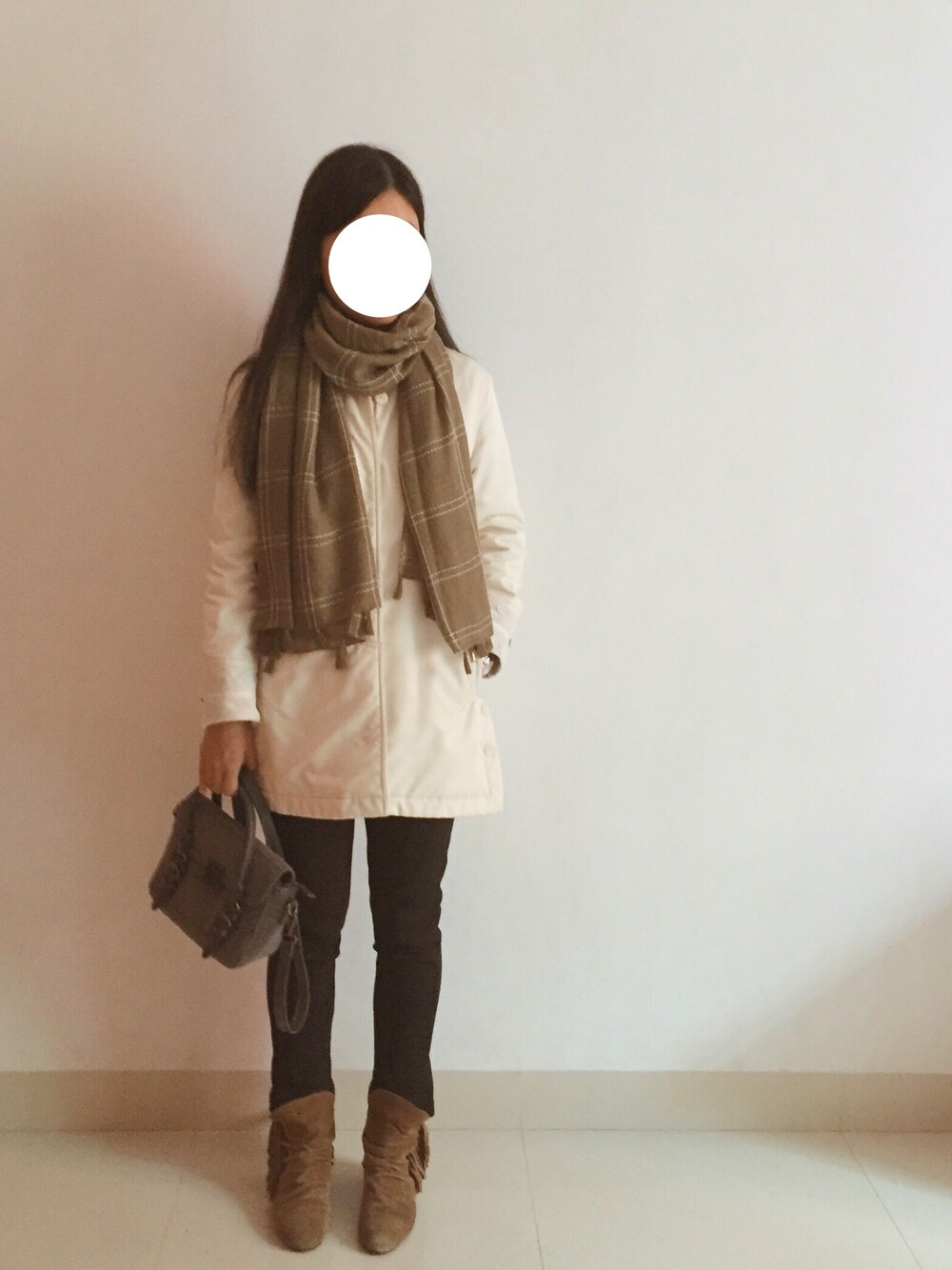 「IEFのアイテム（マフラー、グリーン系）」を使った、不厌さん（レディース・167cm）の冬コーディネートの1枚目の写真