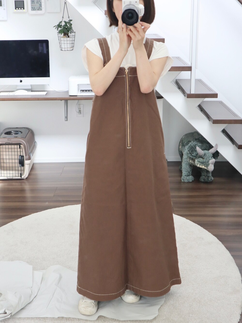 「今日のコーデ、はるコーデ、低身長、ジャンパースカート、オールインワン、レイヤードスタイル」｜「B:MING by BEAMSのLee × B:MING by BEAMS / 別注 ジャンパースカート 21SS（ジャンパースカート、ブラウン系）」を使った、𝑀さん（レディース・150cm）の春コーディネートの1枚目の写真