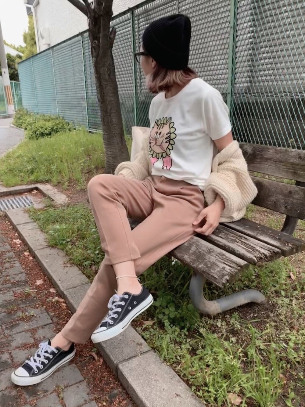 「春夏コーデ、令和ピンクを纏え、ゆるコーデ、おしゃれさんと繋がりたい、ピンクリボン、大人カジュアル、低身長コーデ、夏コーデ、ootd、着回しコーデ」｜「OandIのアイテム（トップス、ホワイト系）」を使った、911ERIKAさん（レディース・157cm）の春コーディネートの1枚目の写真