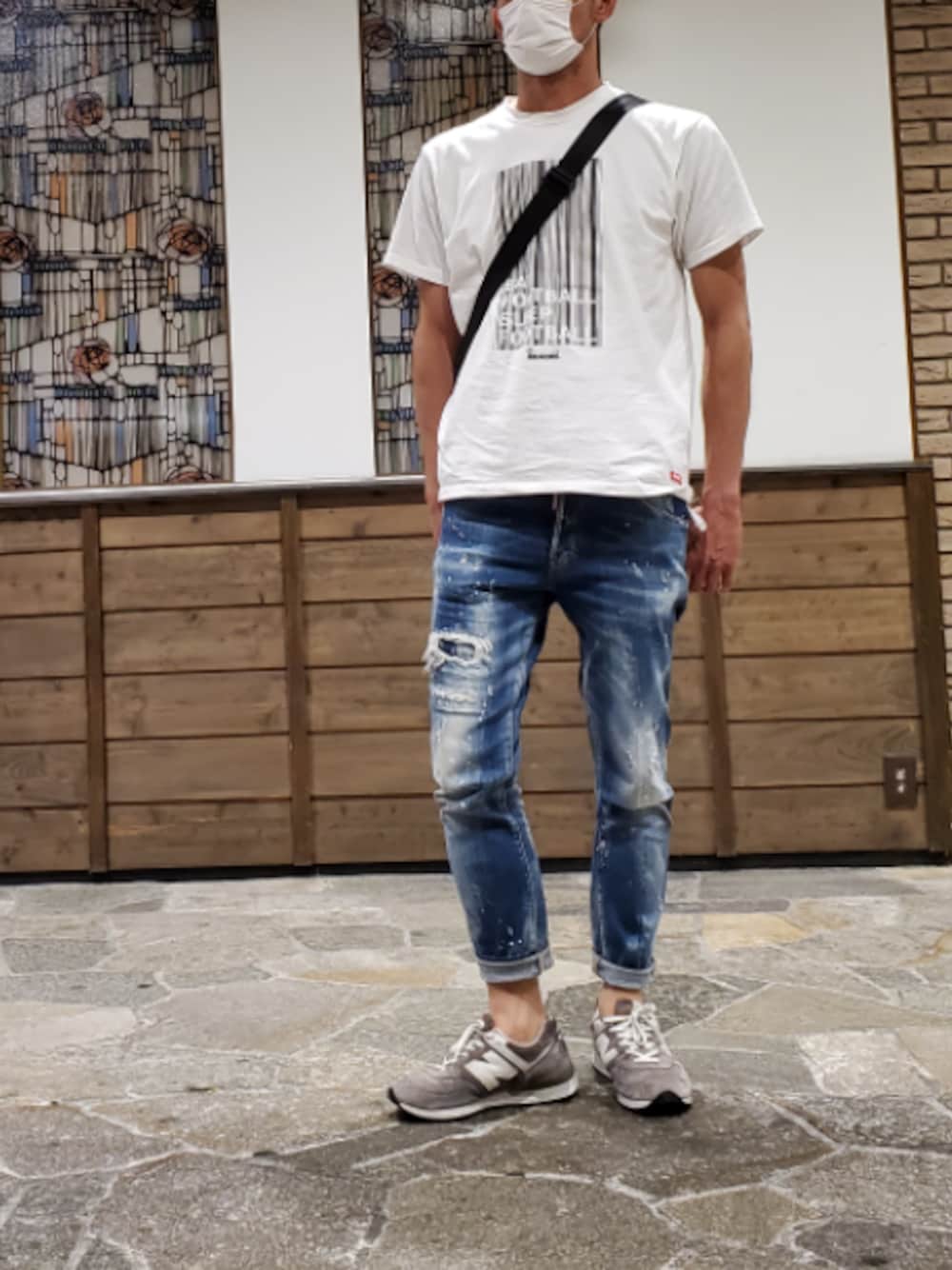 「DSQUARED2、ニューバランス576」｜「DSQUARED2のアイテム（デニムパンツ、ブルー系）」を使った、shinzoさん（メンズ・175cm）の夏コーディネートの1枚目の写真