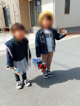 「petit main（プティマイン）のロゴデザイン裏起毛トレーナー（スウェット）」を使った、ru_ne girls さん（キッズ・100cm）の春コーディネート