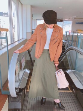 「カーゴスカート」｜「アイテム（ライダースジャケット）」を使った、ru_ne girls さん（レディース・157cm）の秋コーディネート