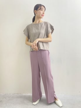 「センタープレスパンツ」｜「アイテム（その他シューズ）」を使った、mokaさん（レディース・165cm）の春コーディネート