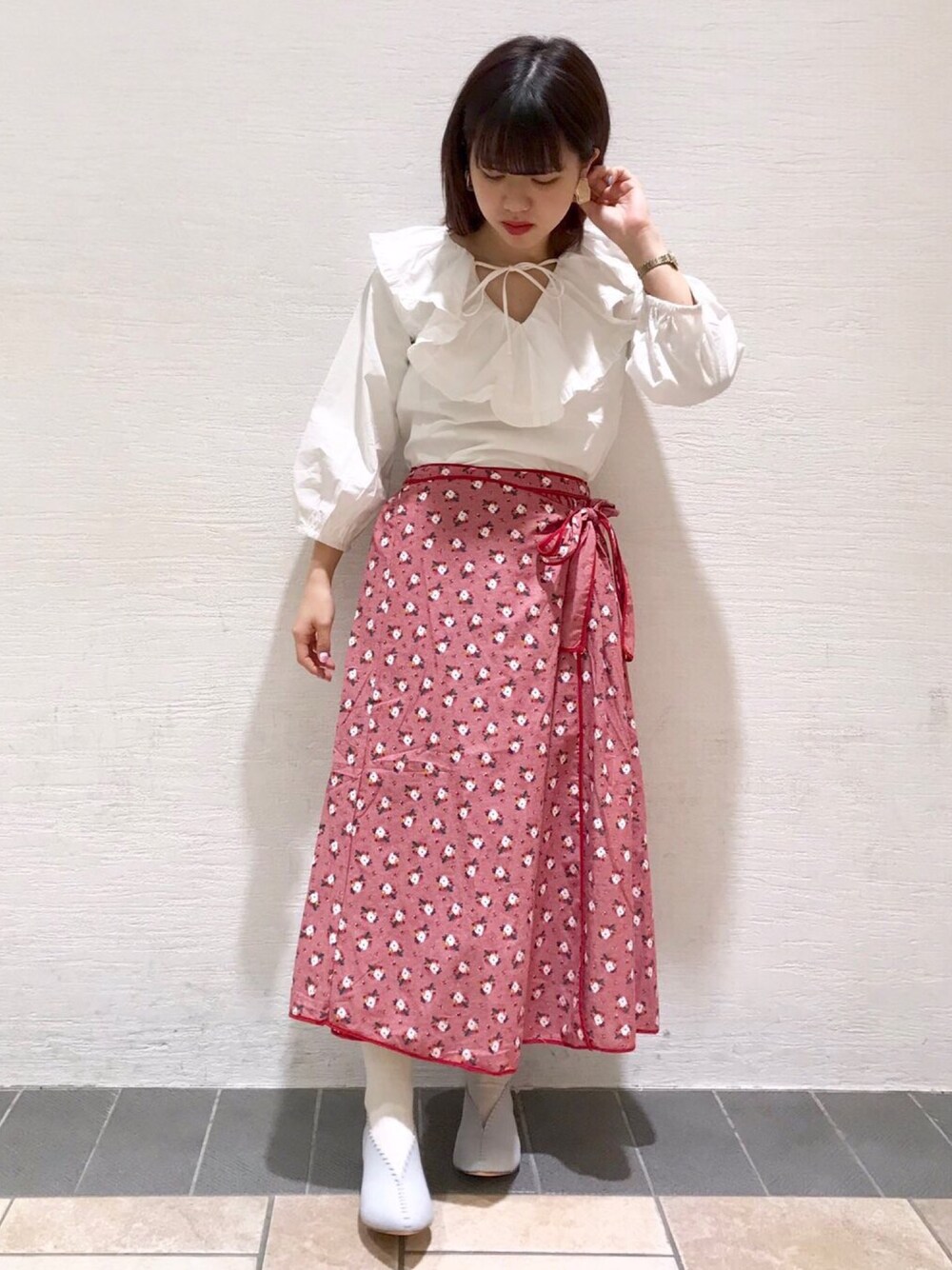 merry jenny 梅田店さんの「flowerパイピングラップスカート（merry jenny）」を使ったコーディネート