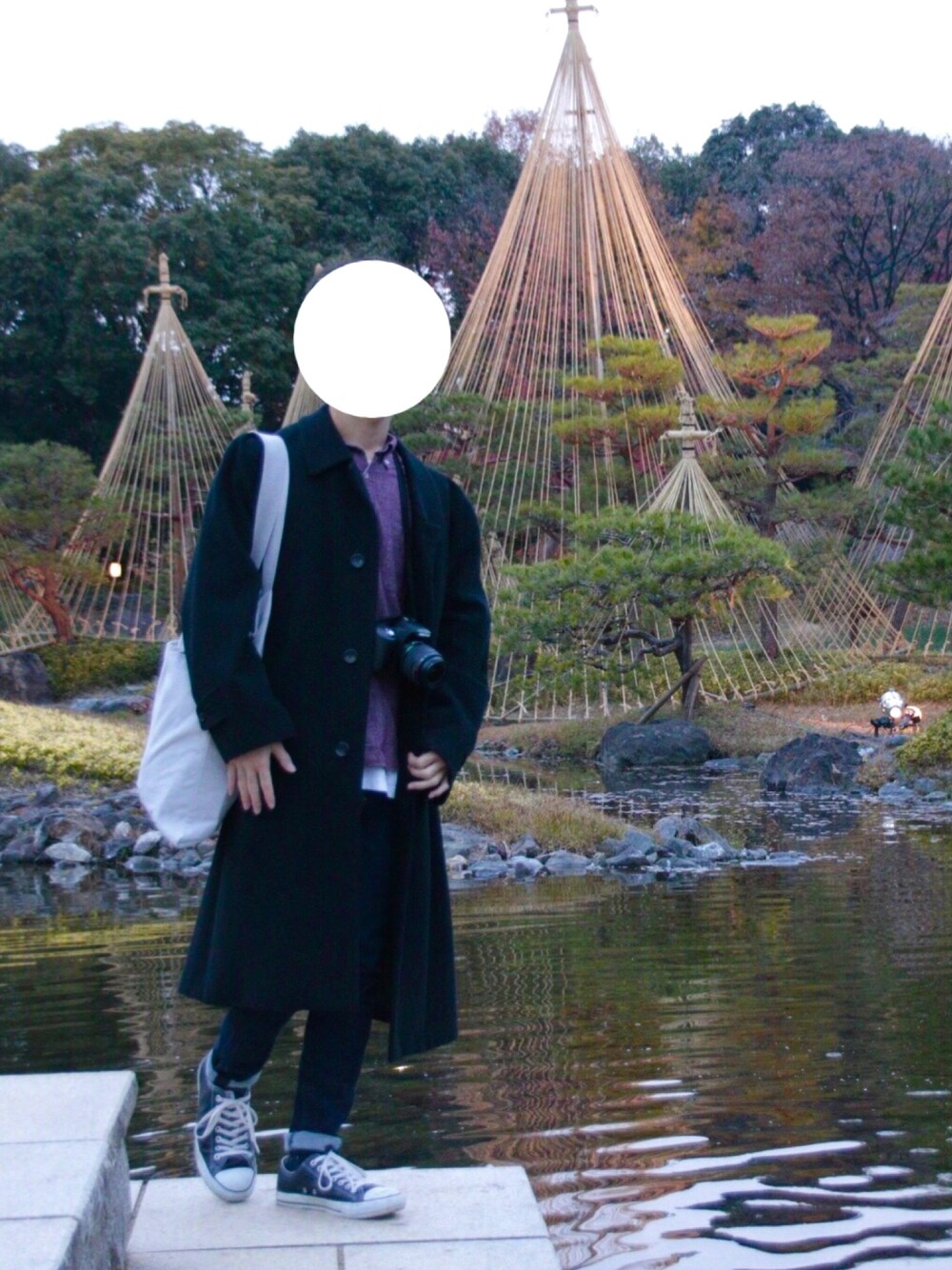「雪吊り、コンバース、URBAN RESEARCH、cashmere、nano・universe、アウトレット、一眼レフ、PENTAX、FREEMANS SPORTING CLUB、おしゃれさんと繋がりたい」｜「MHL.の・BASIC CANVAS（トートバッグ、ホワイト系）」を使った、URer6174さん（メンズ・167cm）の冬コーディネートの1枚目の写真
