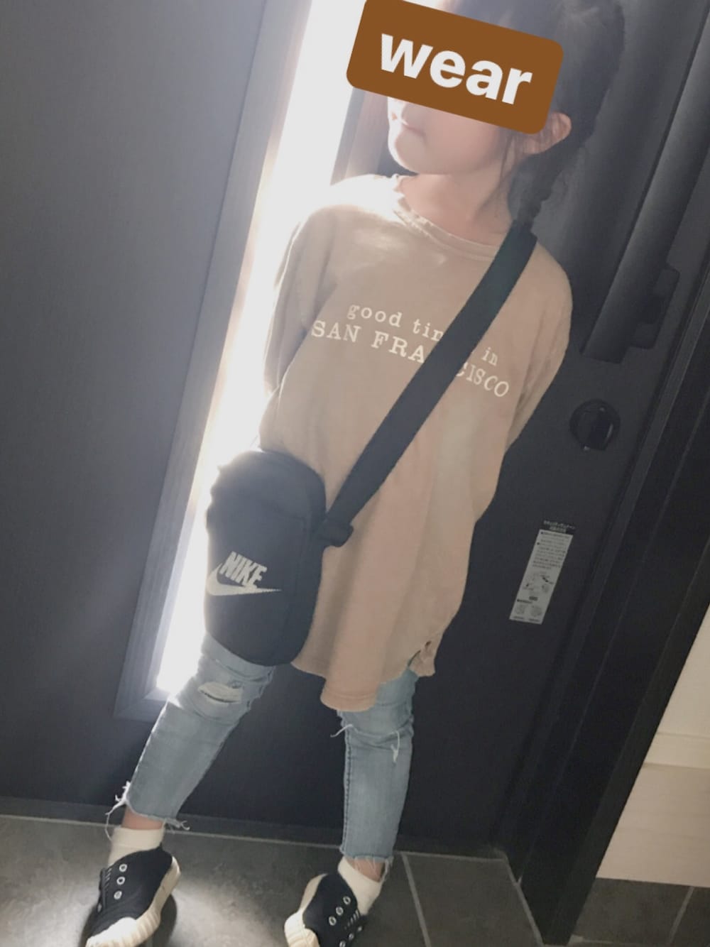 「女の子、カジュアルコーデ、ナイキ、シンプル」｜「ZARA KIDSのアイテム（Tシャツ/カットソー、ベージュ系）」を使った、R/Sさん（キッズ・100cm）の秋コーディネートの1枚目の写真
