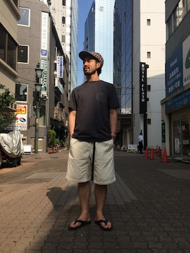「Gramicci（グラミチ）のアイテム（チノパンツ）」を使った、牛木さん（メンズ・165cm）の夏コーディネート