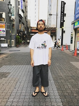 「MANASTASH（マナスタッシュ）のアイテム（Tシャツ/カットソー）」を使った、牛木さん（メンズ・165cm）の夏コーディネート