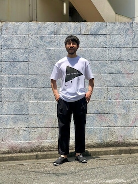 「and wander（アンドワンダー）のアイテム（トップス）」を使った、牛木さん（メンズ・165cm）の夏コーディネート